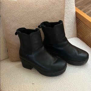 Fit Flop Fuzzy Booties (W9)